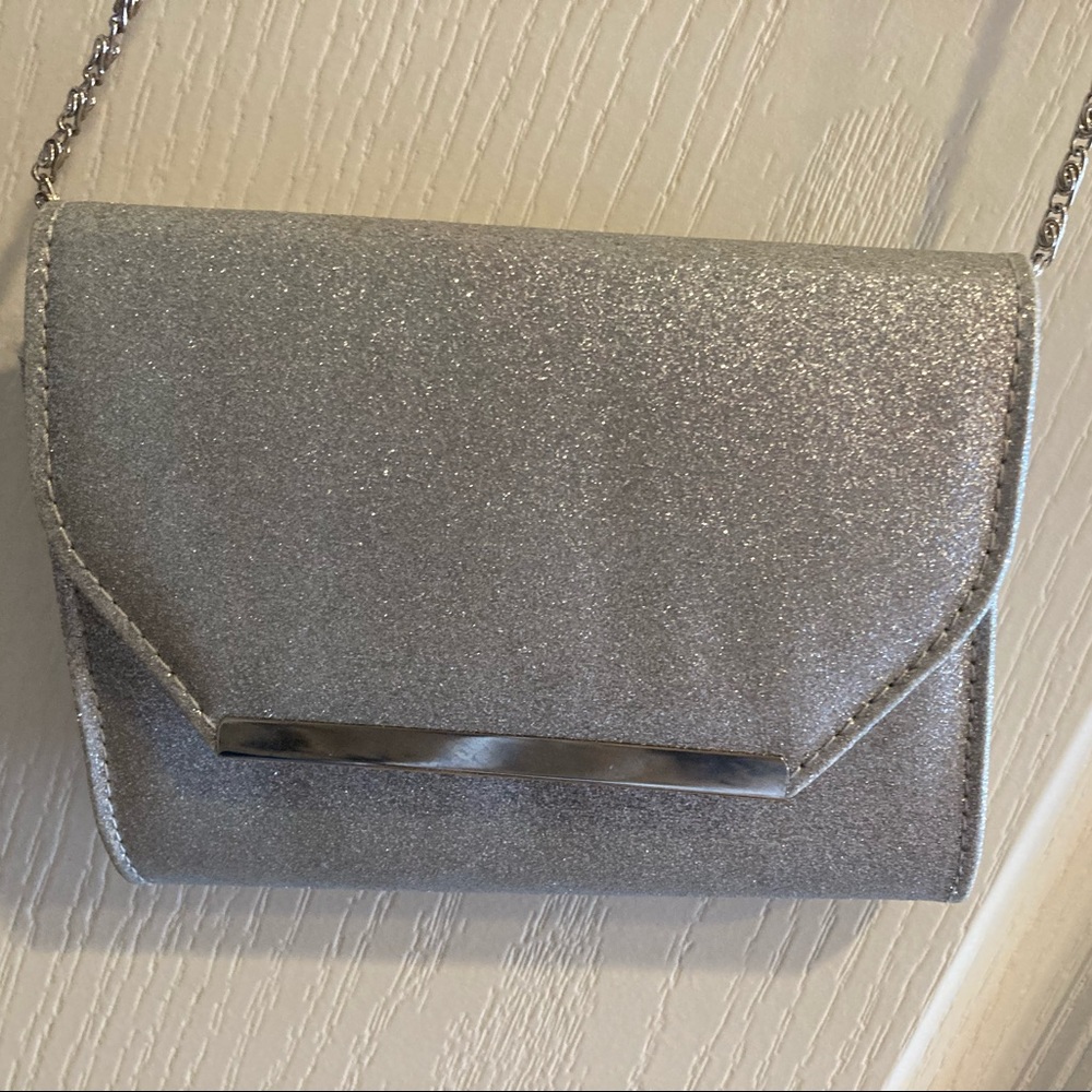 NWOT SPARKLE CHAINED HANDBAG BY ICING